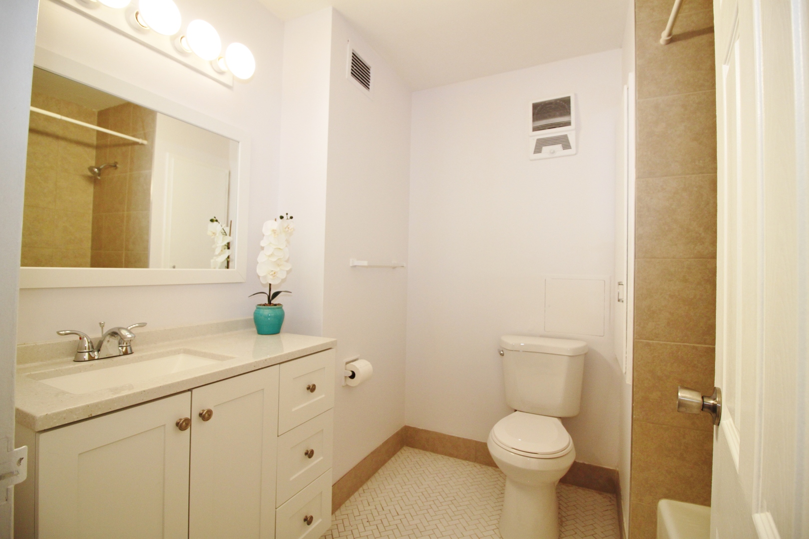 9001 Golf Road, Unit 7C Des Plaines, IL 60016 - Photo 16 of 24