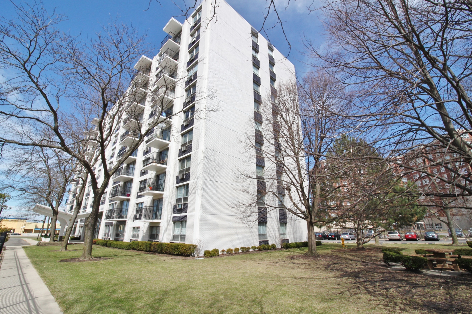 9001 Golf Road, Unit 7C Des Plaines, IL 60016 - Photo 4 of 24