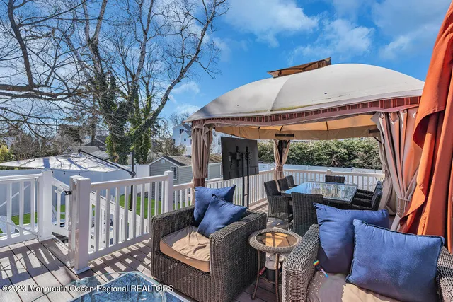 $5,000 | 323 East Main Street, Manasquan, NJ 08736