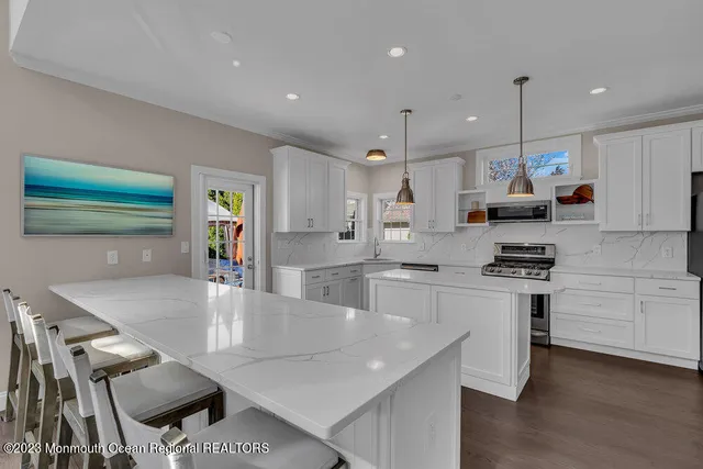 $5,000 | 323 East Main Street, Manasquan, NJ 08736