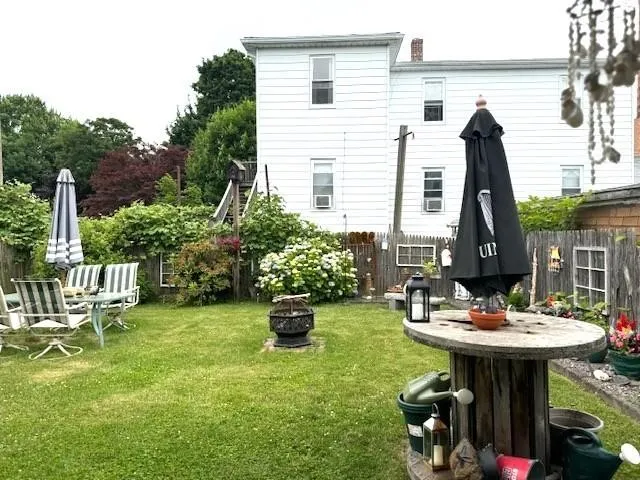 $1,950 | 23 Rock Street, Bristol, RI 02809