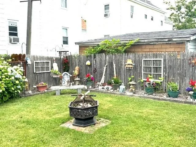 $1,950 | 23 Rock Street, Bristol, RI 02809