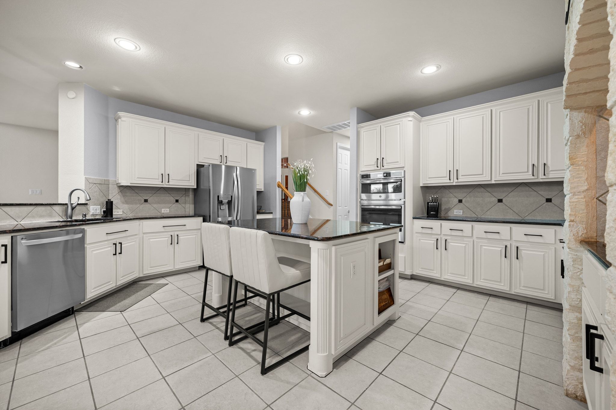 15021 Spillman Ranch Loop Austin, TX 78738 - Photo 15 of 40