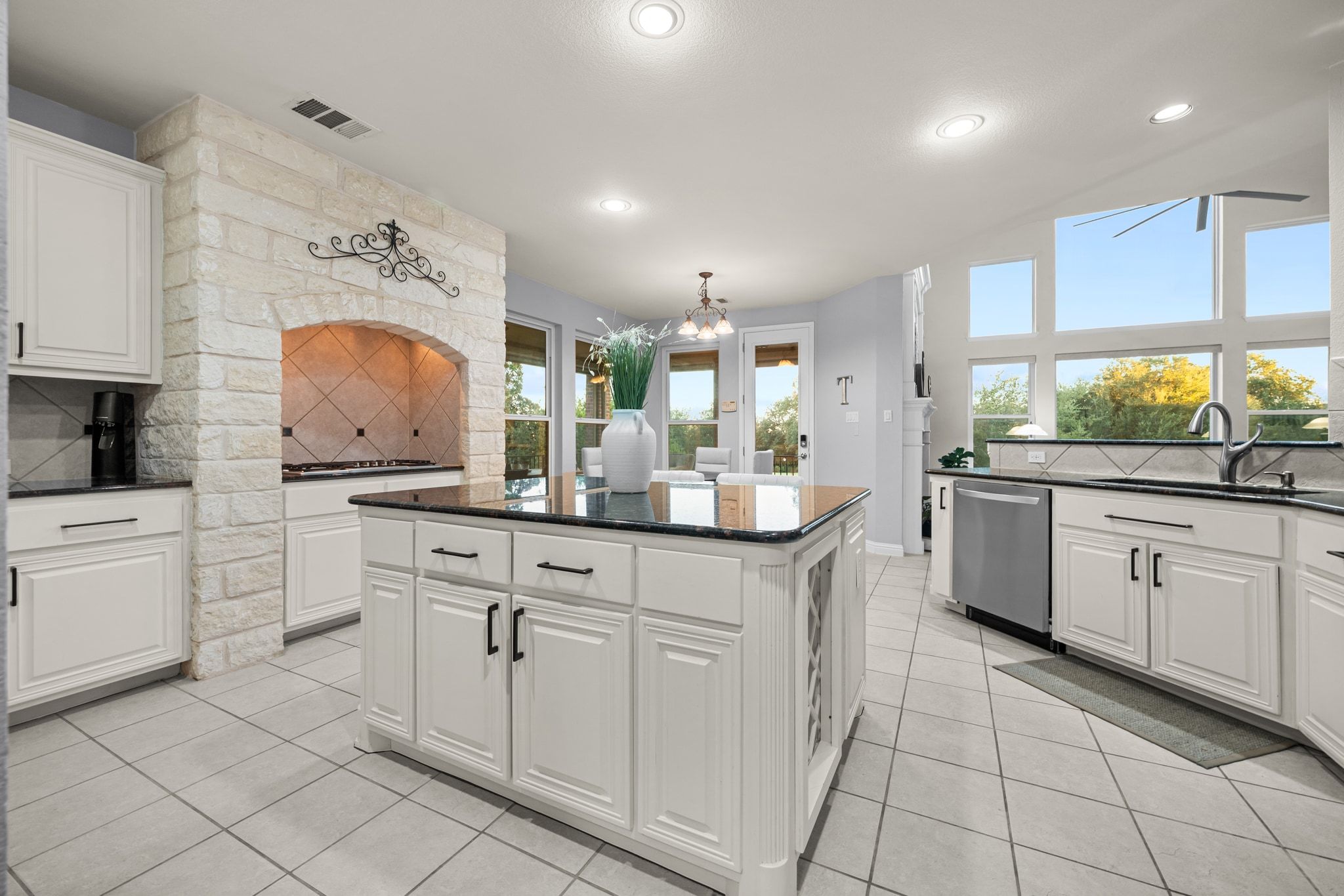 15021 Spillman Ranch Loop Austin, TX 78738 - Photo 10 of 40