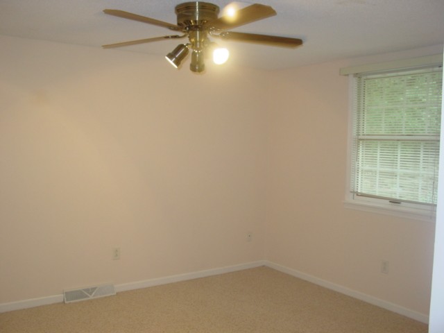 311 Hillandale Road Seneca, SC 29672 - Photo 11 of 25 Gallery Image 11