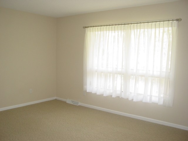 311 Hillandale Road Seneca, SC 29672 - Photo 5 of 25 Gallery Image 5