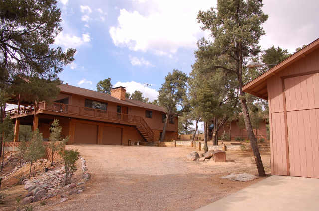 813 South Sutton Road Payson, AZ 85541 - Photo 1 of 6 a view of a lake with houses
