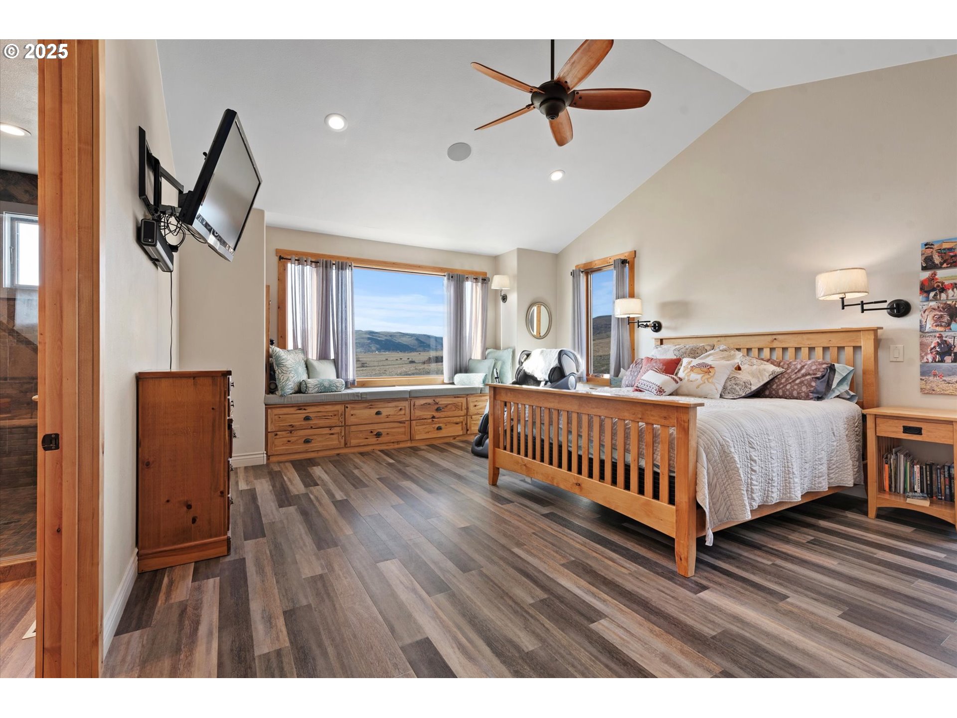 42759 Moody Road Richland, OR 97870 - Photo 11 of 27 a bedroom with furniture and a window