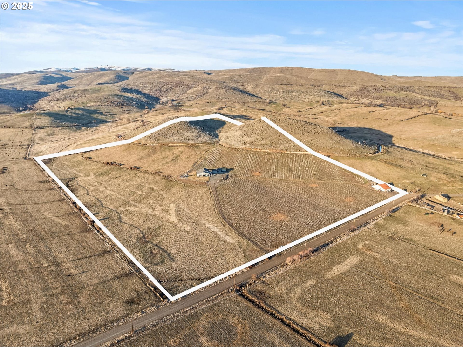 42759 Moody Road Richland, OR 97870 - Photo 2 of 27 a view of an ocean