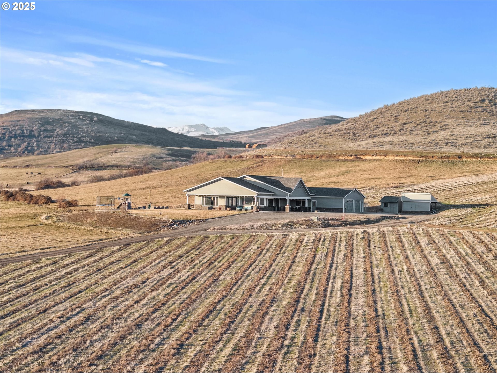 42759 Moody Road Richland, OR 97870 - Photo 27 of 27 a view of an ocean from a balcony