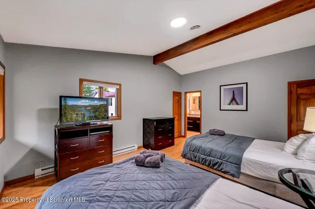 $999,000 | 197 South Lake Drive, Lake Harmony, PA 18624