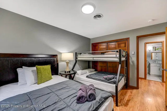 $999,000 | 197 South Lake Drive, Lake Harmony, PA 18624