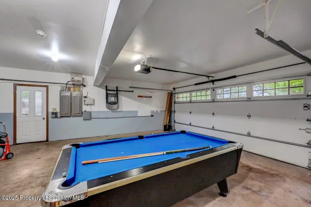 $999,000 | 197 South Lake Drive, Lake Harmony, PA 18624