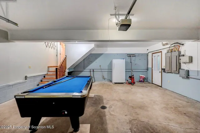 $999,000 | 197 South Lake Drive, Lake Harmony, PA 18624