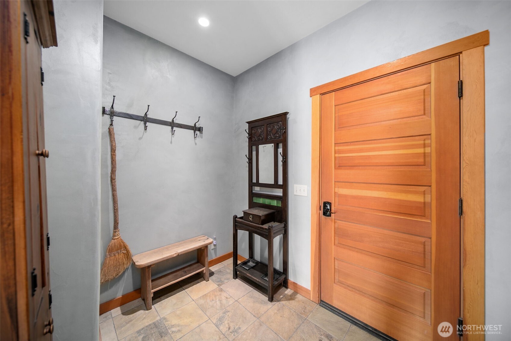 74 Sawtooth View Road Pateros, WA 98846 - Photo 19 of 30 a view of walk in closet