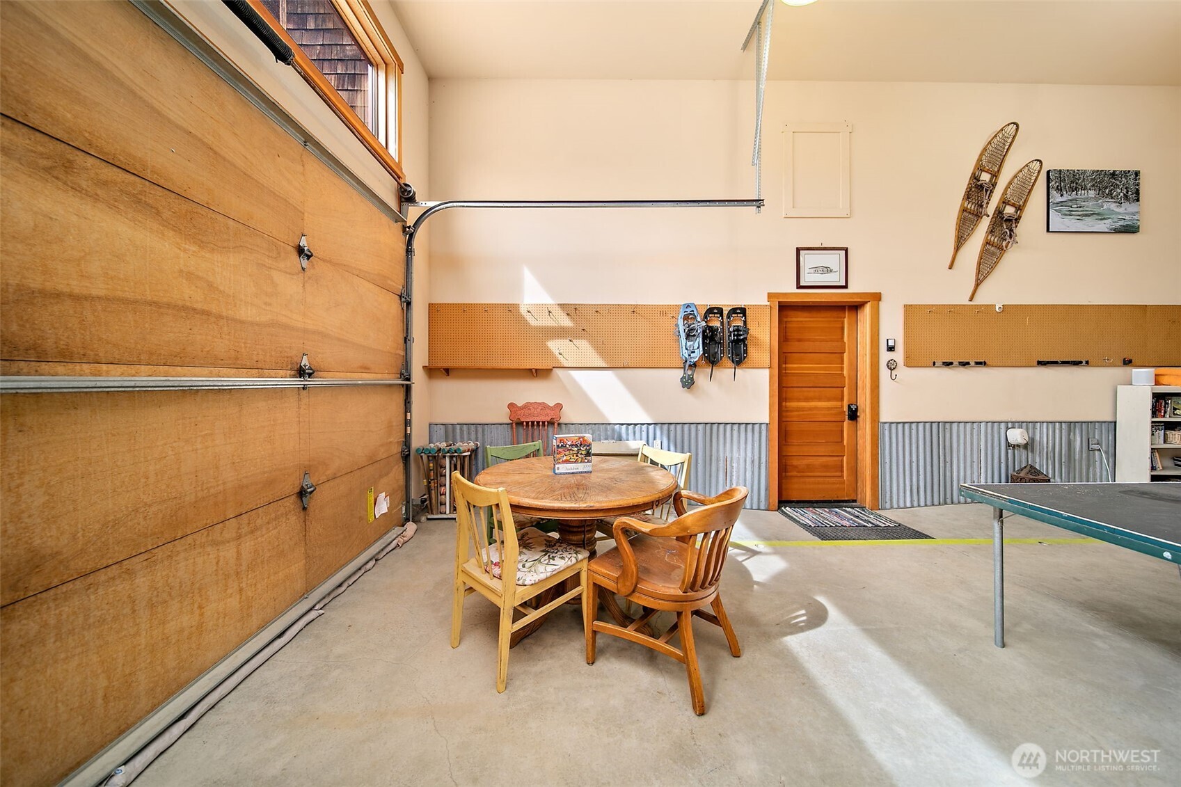 74 Sawtooth View Road Pateros, WA 98846 - Photo 25 of 30 a balcony with table and chairs