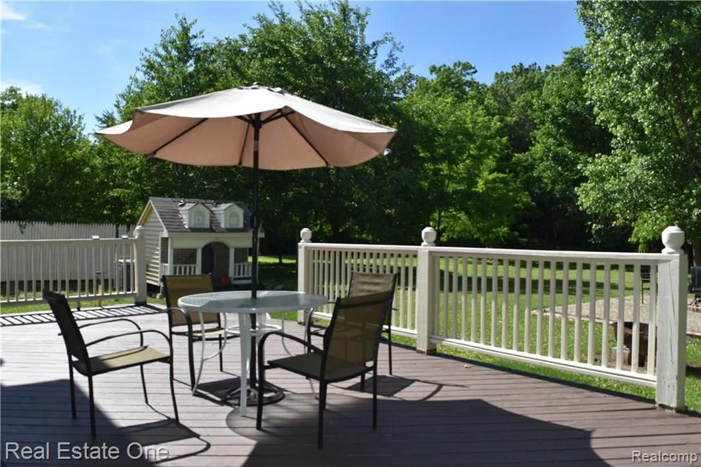 374 East South Boulevard Rochester, MI 48307 - Photo 17 of 21