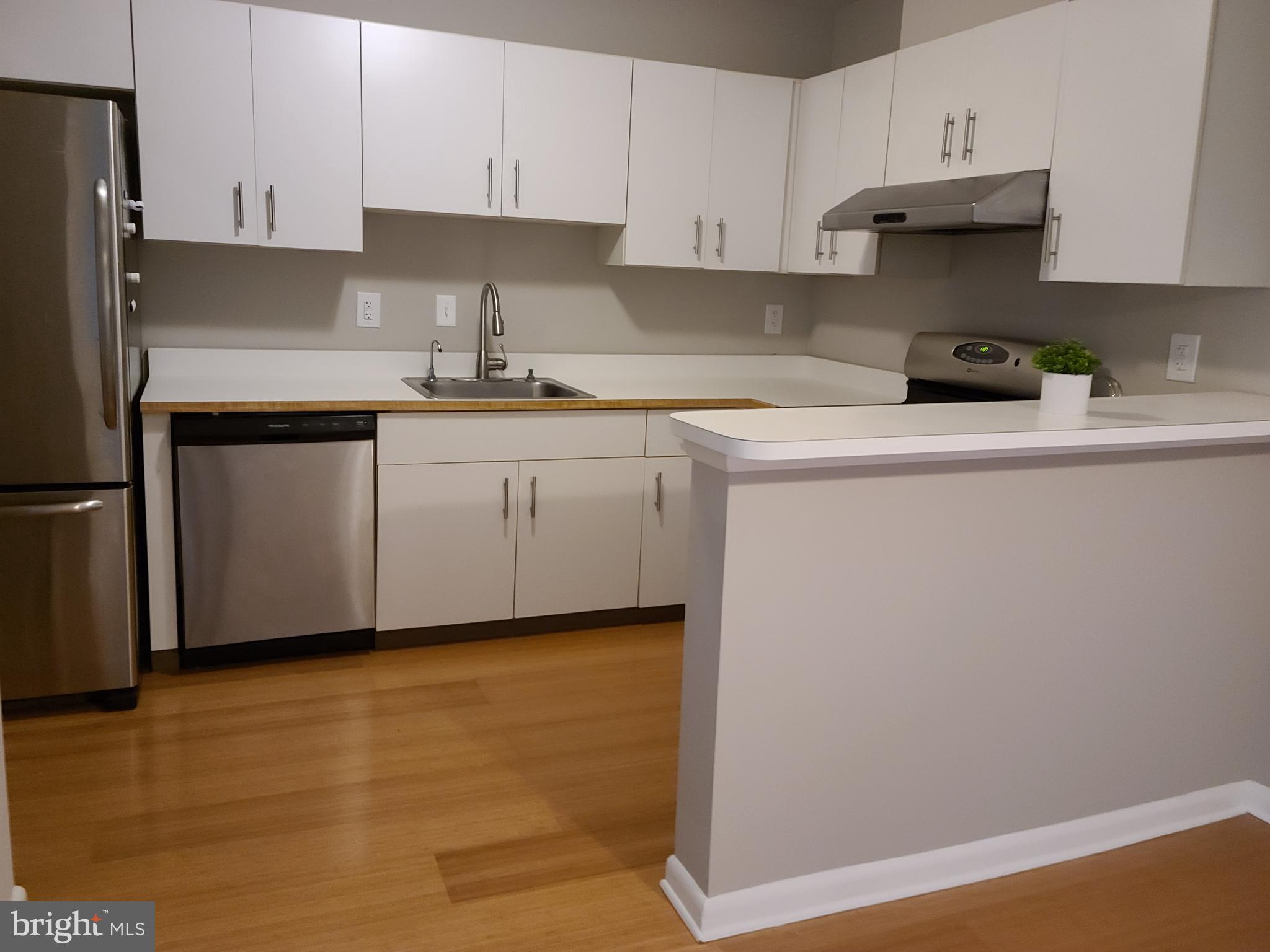 116 Ashley Run Voorhees, NJ 08043 - Photo 12 of 32 To the Kitchen