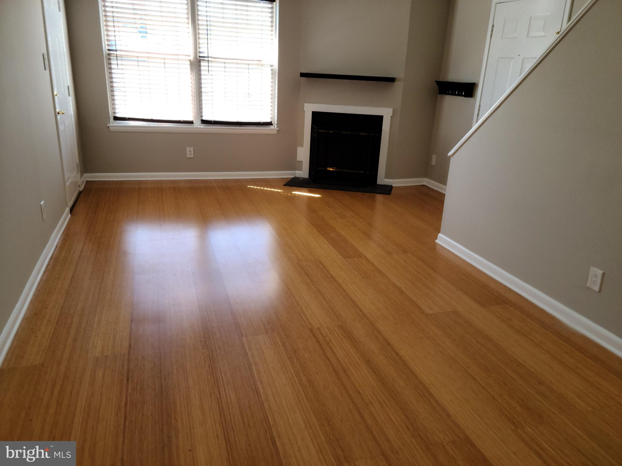 116 Ashley Run Voorhees, NJ 08043 - Photo 9 of 32 Living Room