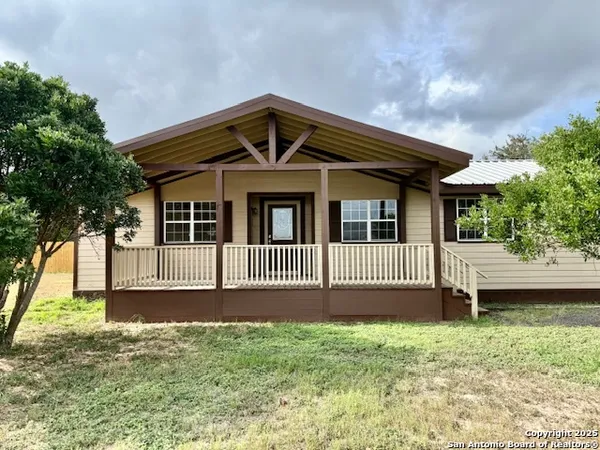 $260,000 | 305 West Youst Street, Beeville, TX 78102