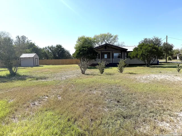 $275,000 | 305 West Youst Street, Beeville, TX 78102