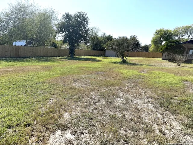 $275,000 | 305 West Youst Street, Beeville, TX 78102