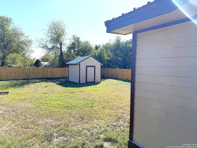 $275,000 | 305 West Youst Street, Beeville, TX 78102