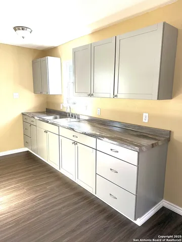 $275,000 | 305 West Youst Street, Beeville, TX 78102