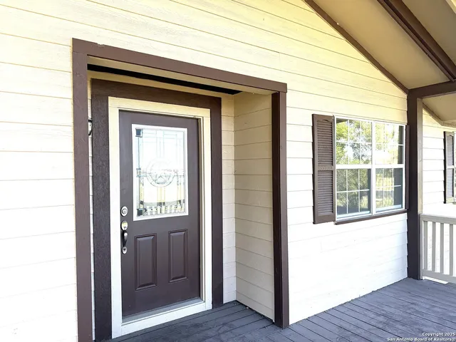 $275,000 | 305 West Youst Street, Beeville, TX 78102