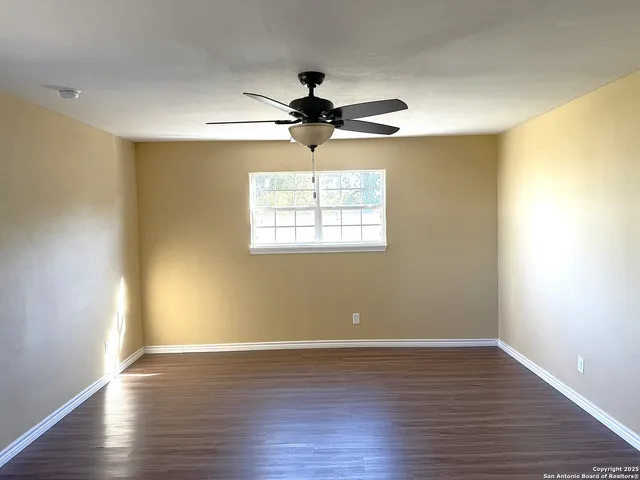 $275,000 | 305 West Youst Street, Beeville, TX 78102