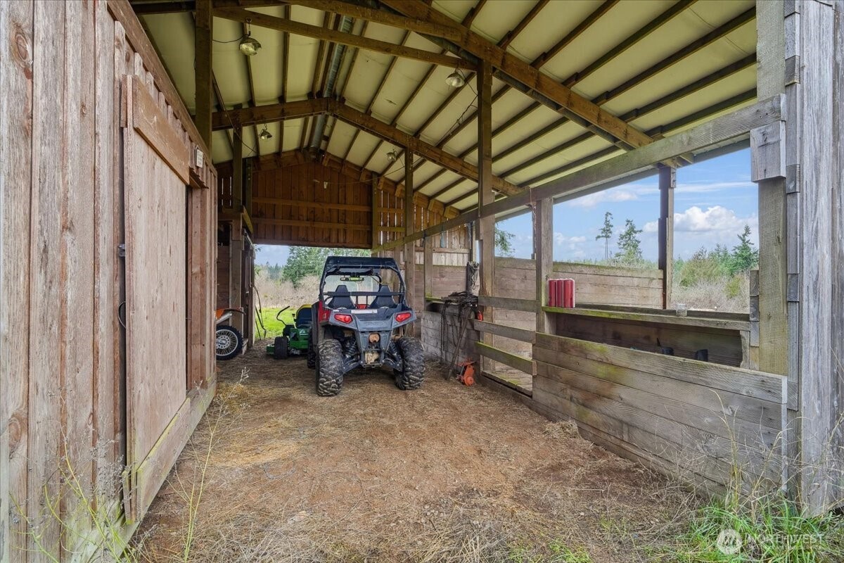 966 South Military Road Winlock, WA 98596 - Photo 26 of 31 a view of living room with furniture