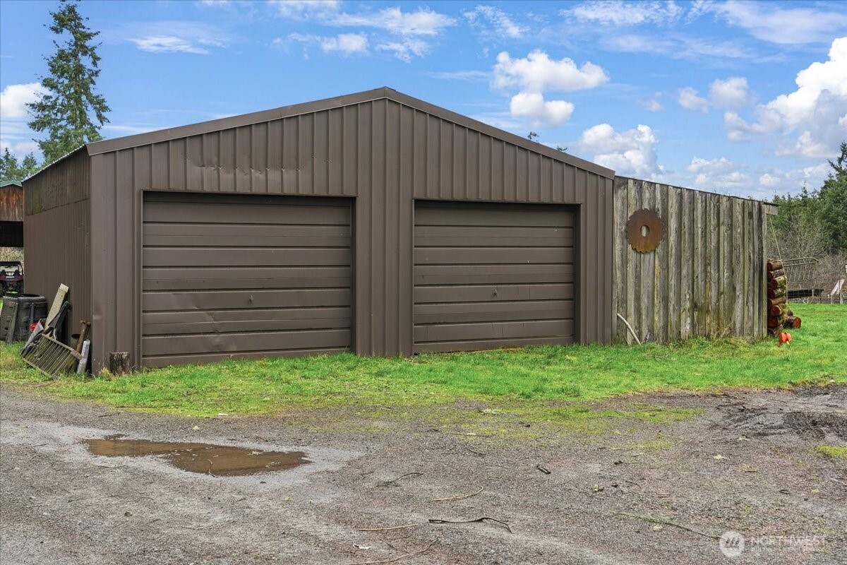 966 South Military Road Winlock, WA 98596 - Photo 27 of 31 a front view of a house