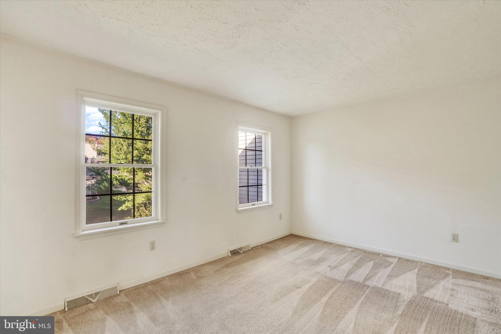 25 Jean Lo Way York, PA 17406 - Photo 15 of 27 an empty room with windows