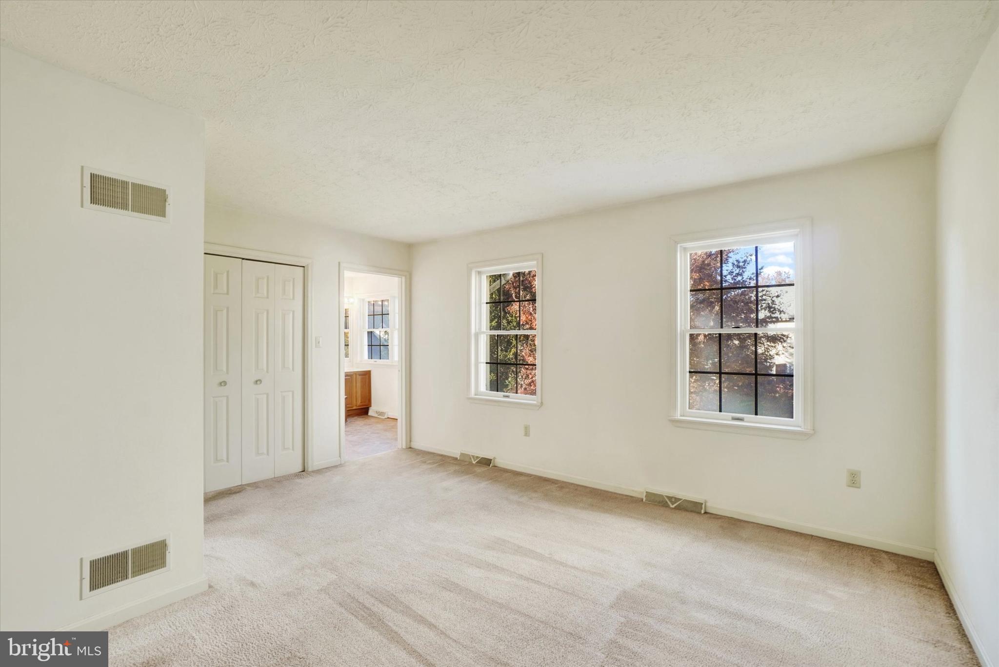 25 Jean Lo Way York, PA 17406 - Photo 17 of 27 an empty room with windows