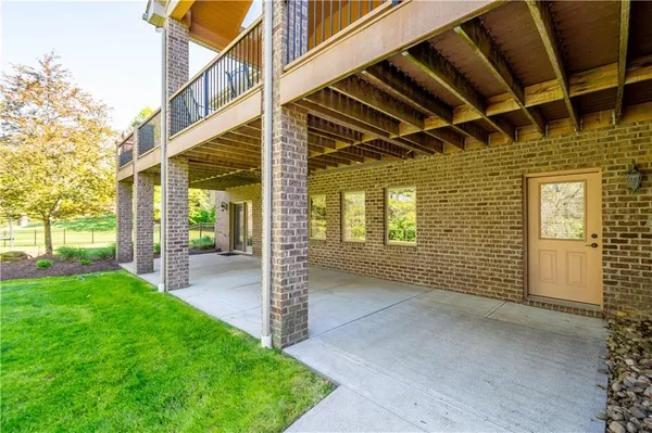 $1,535,000 | 1864 Winchester Drive, Pittsburgh, PA 15241