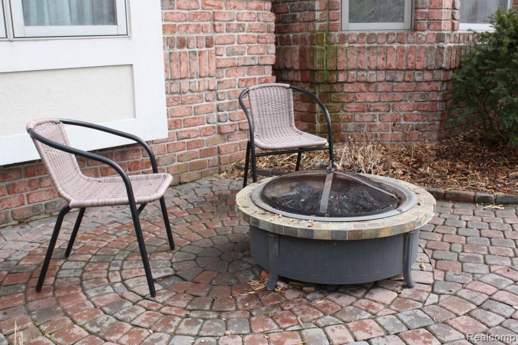 4980 Lakeshore Road Fort Gratiot, MI 48059 - Photo 40 of 42 4980 Lakeshore paver patio on west side of house.jpg