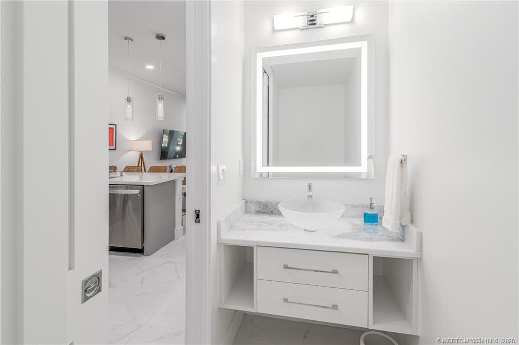 4692 Southeast Manatee Terrace Stuart, FL 34997 - Photo 15 of 29