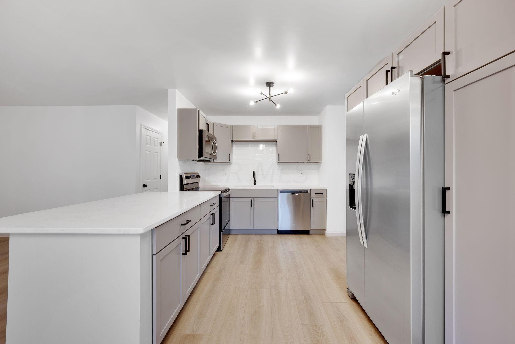 4256 Maize Road Columbus, OH 43224 - Photo 7 of 20 A chefs dream!