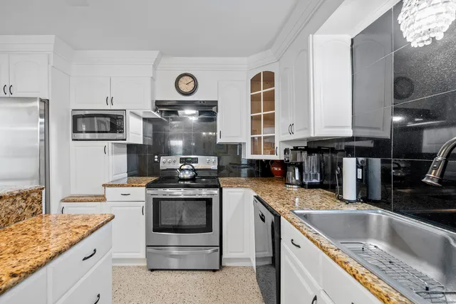 $3,750 | 321 Forsyth Street, Boca Raton, FL 33487