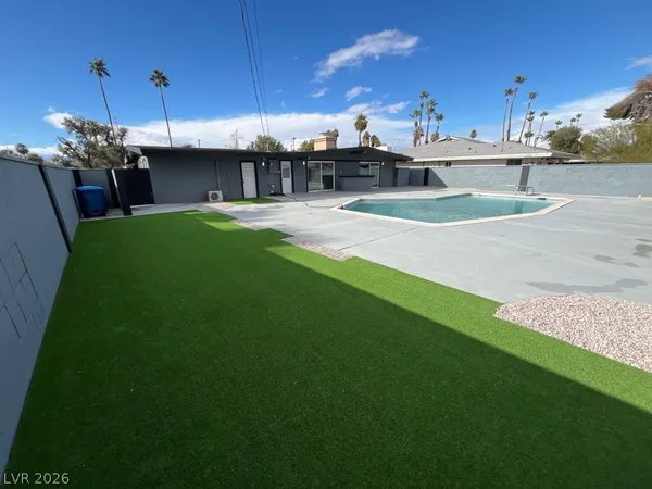 $2,700 | 1611 South 6th Street, Las Vegas, NV 89104