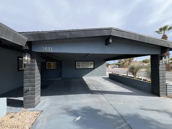 $2,700 | 1611 South 6th Street, Las Vegas, NV 89104