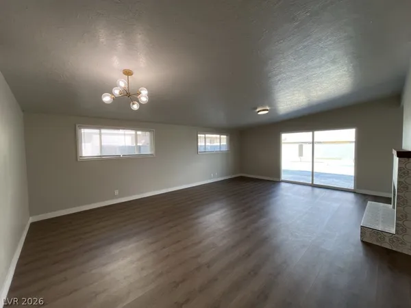$2,700 | 1611 South 6th Street, Las Vegas, NV 89104