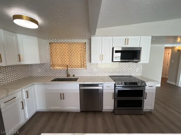 $2,700 | 1611 South 6th Street, Las Vegas, NV 89104