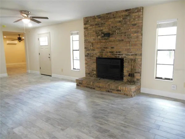 $2,200 | 231 Alta Vista Street, DeBary, FL 32713