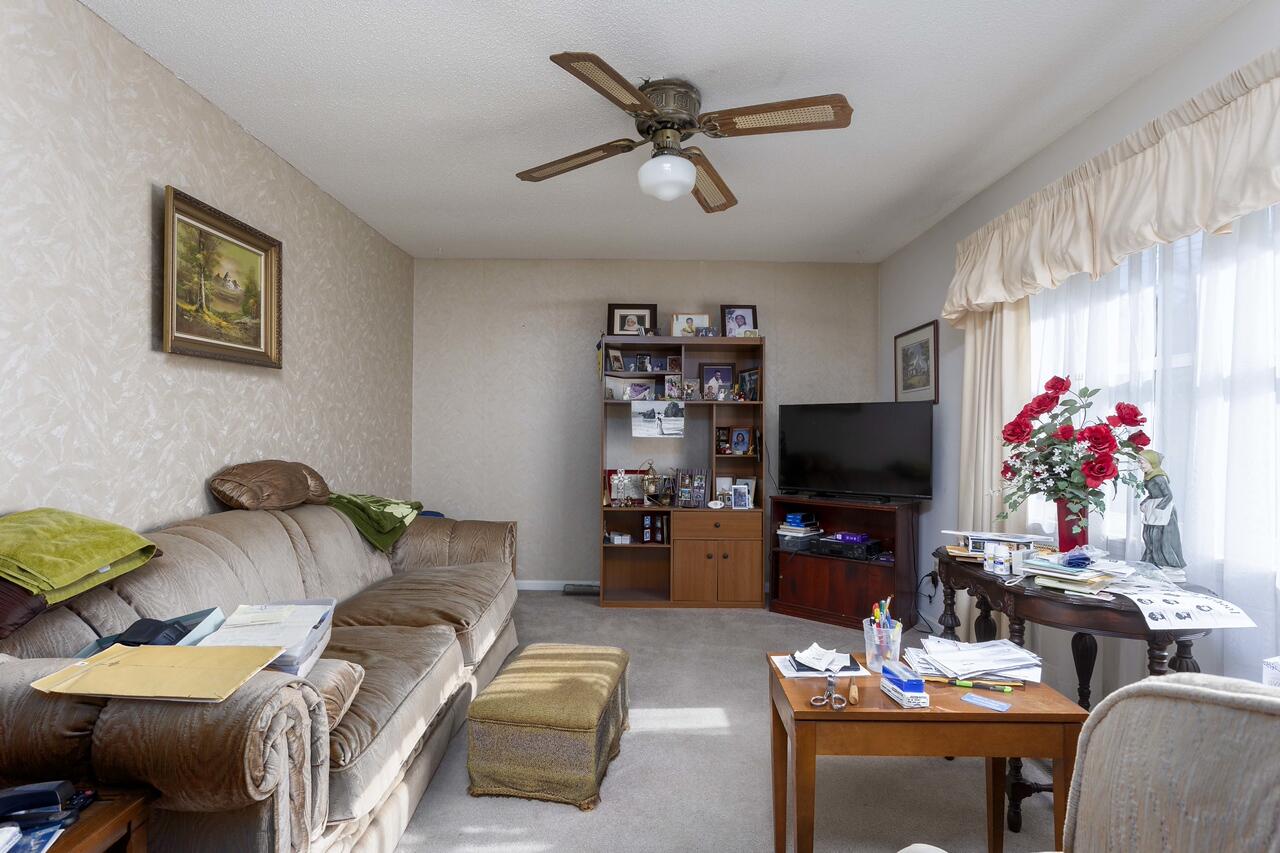 346 Timber Drive Dayton, TN 37321 - Photo 5 of 21 living room 1