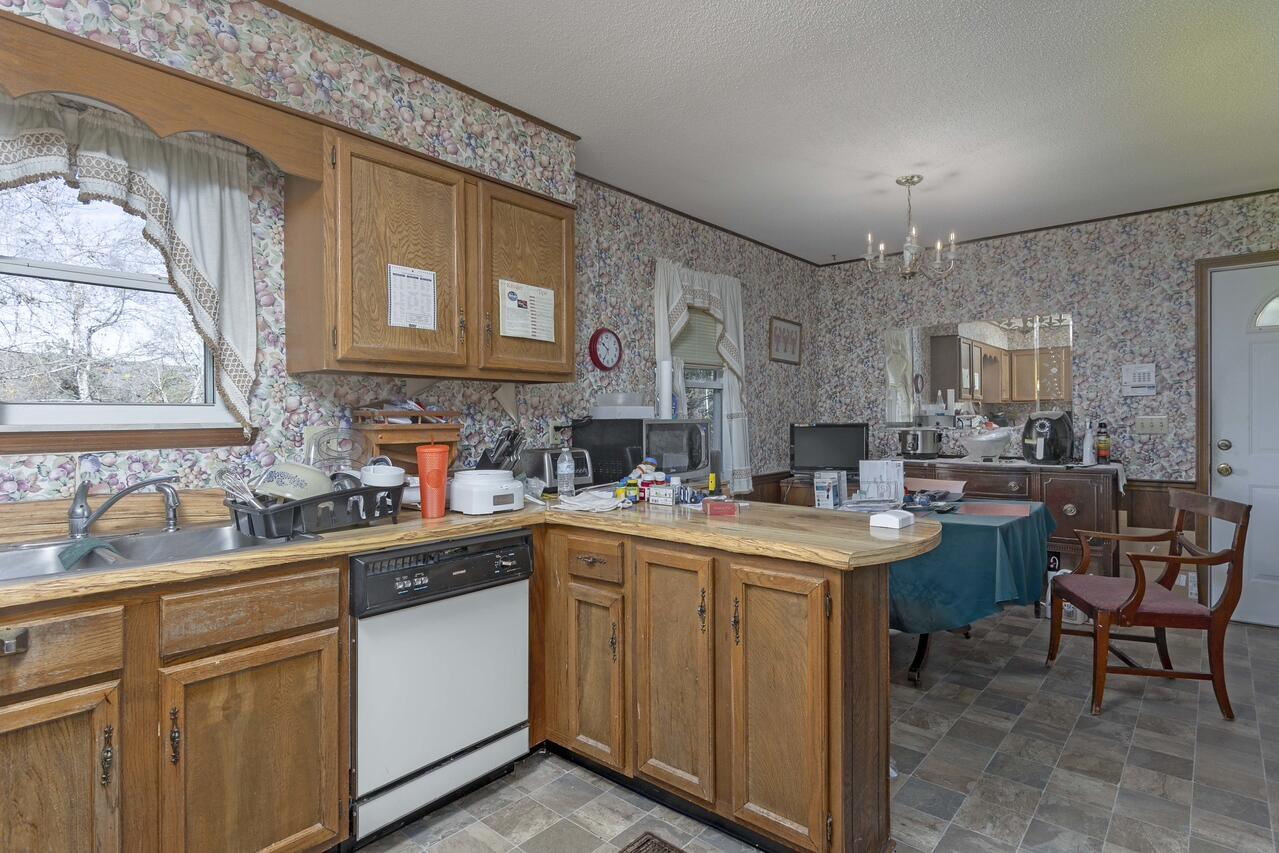 346 Timber Drive Dayton, TN 37321 - Photo 7 of 21 kitchen2