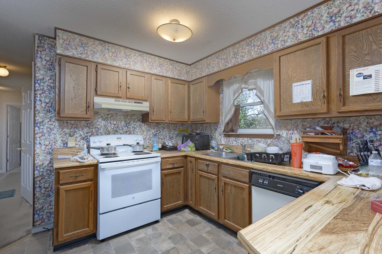 346 Timber Drive Dayton, TN 37321 - Photo 8 of 21 Kitchen 1