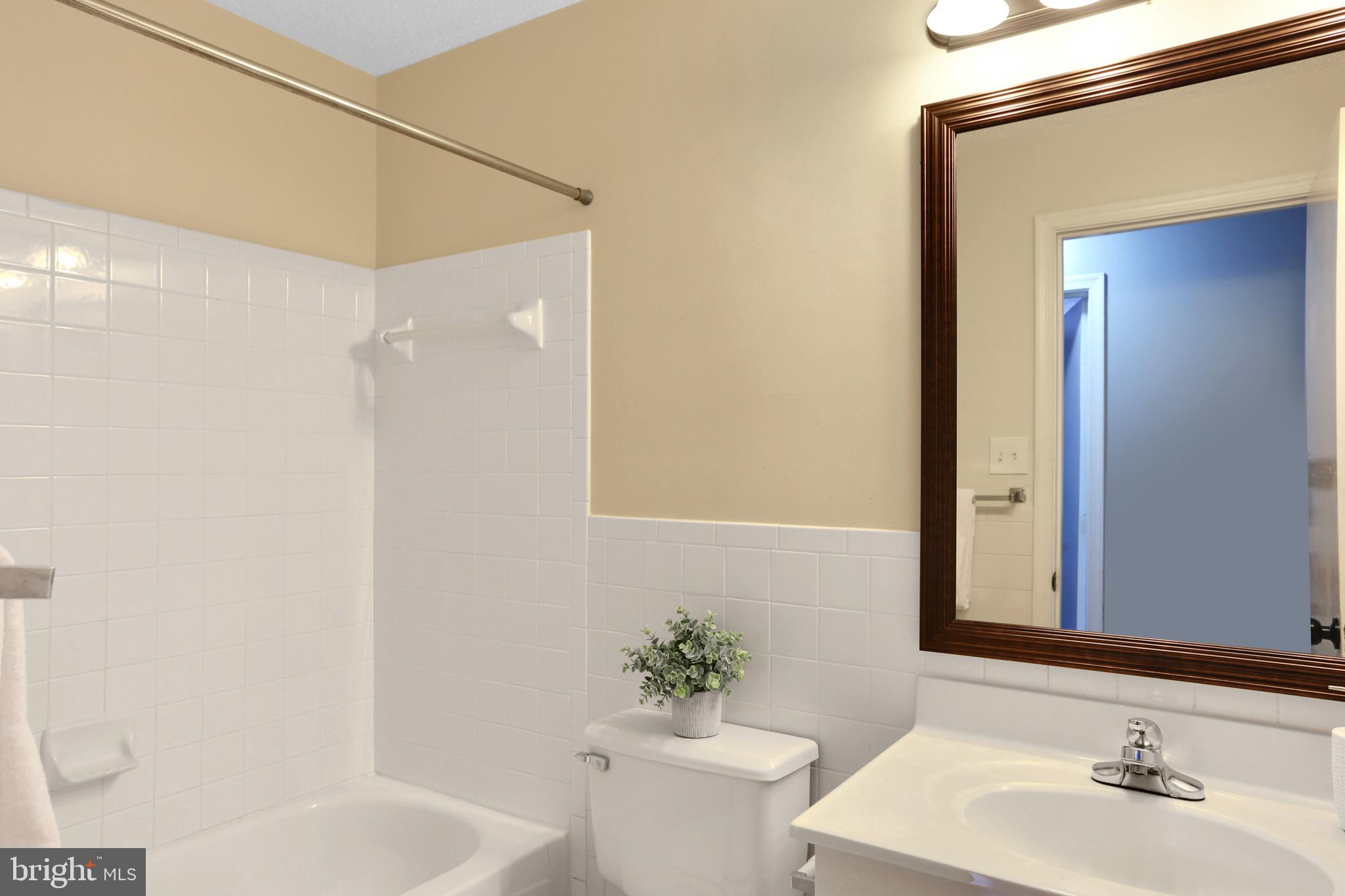 14018 Valleyfield Drive, Unit 5 Silver Spring, MD 20906 - Photo 25 of 30 Full Bathroom #2 | Tub Shower.