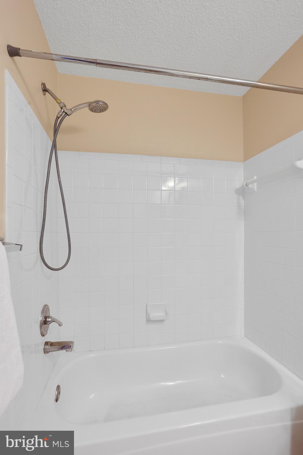 14018 Valleyfield Drive, Unit 5 Silver Spring, MD 20906 - Photo 27 of 30 Full Bathroom #2 | Tub Shower.