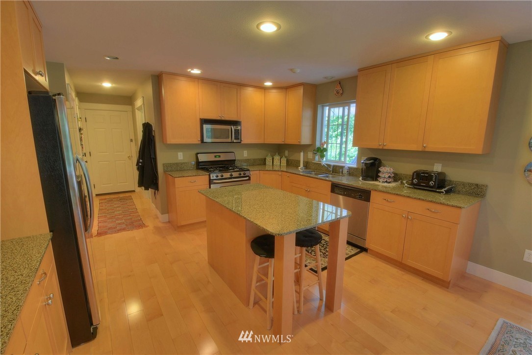 6163 Mission Road Bellingham, WA 98226 - Photo 6 of 25